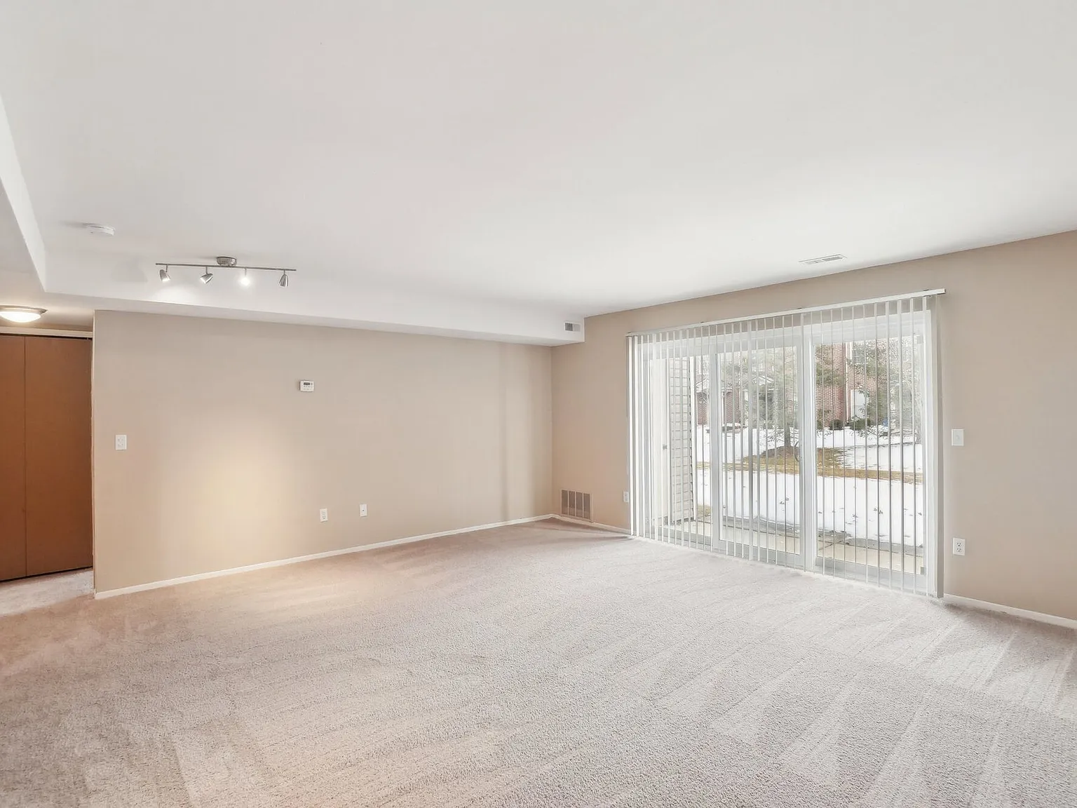 Arbor Knoll — Photo 2
