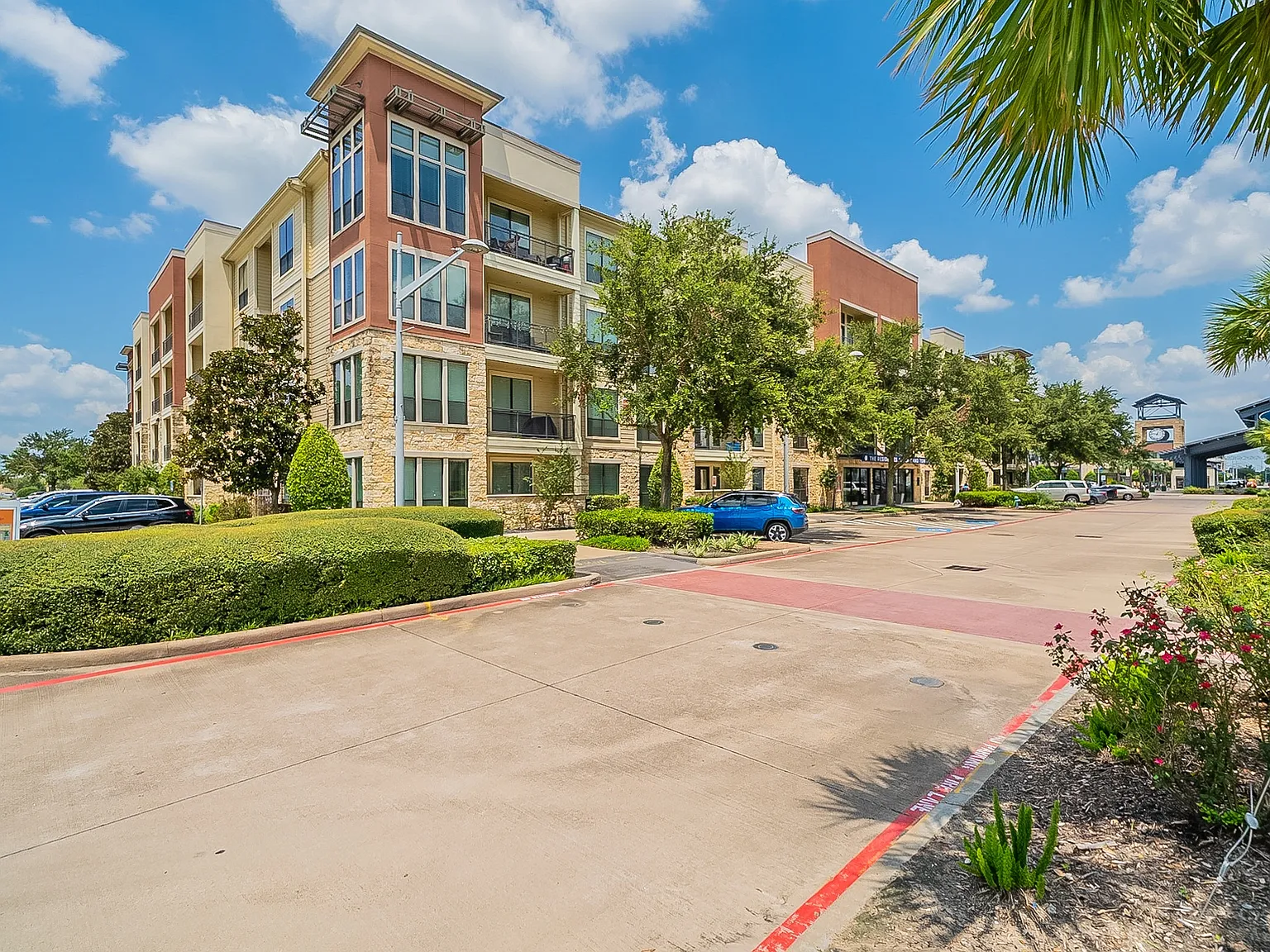 The Residences at Pearland Town Center — Photo 4