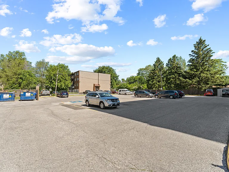 3576 Peter St — Photo 24