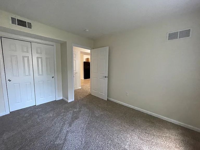 Redstone Apartments — Photo 29