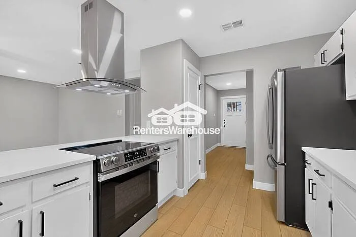 5306 Vincennes Ct — Photo 16
