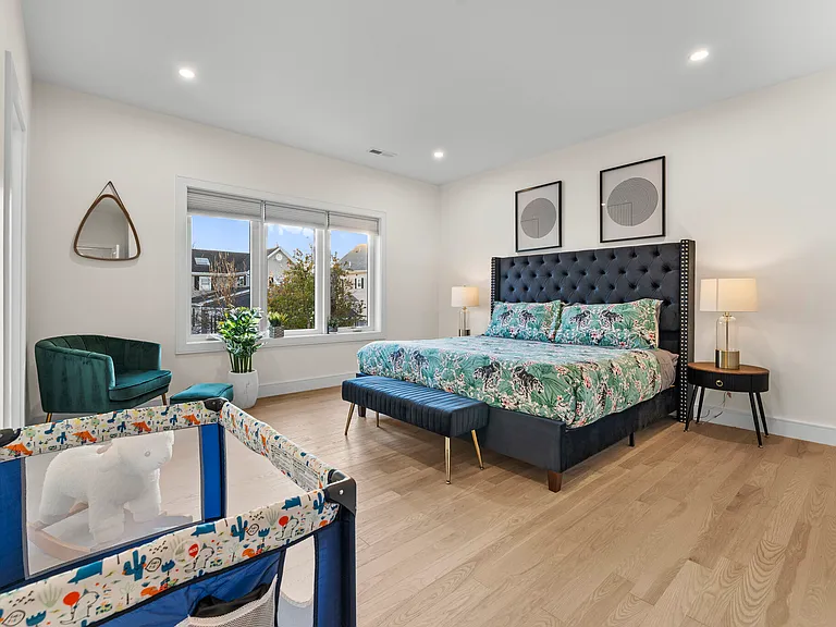 21 Bolton St #2 — Photo 16