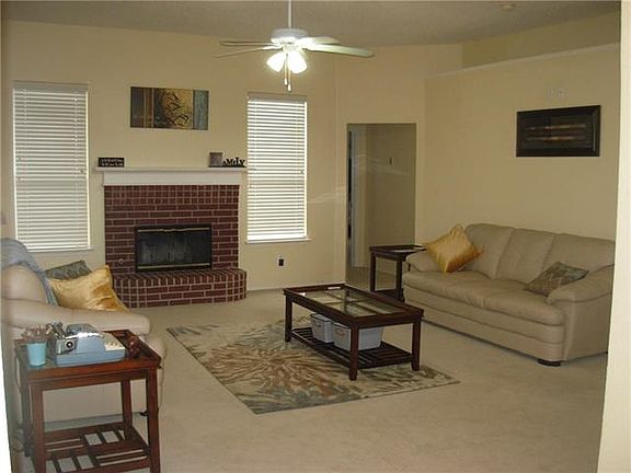 3rd image of 1947 Cutler Dr