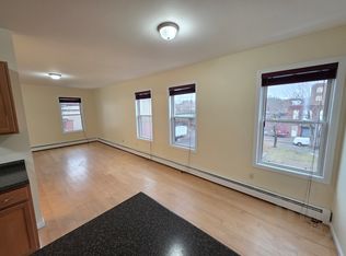  360 River St 2ndFlr 1B/1B FreshPaint Spacious! SmPetsOK Laundry Prkg, Woonsocket, RI 02895