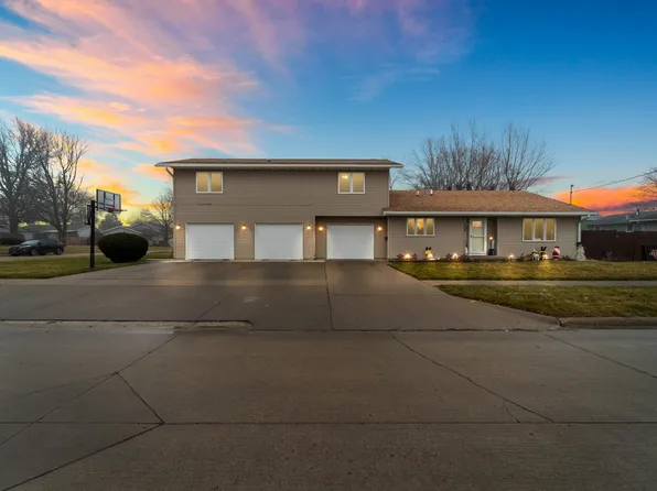 605 S Park Lane Dr, Knoxville, IA 50138