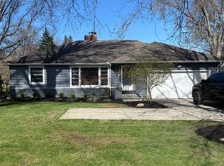 422 Bradley Rd, Bay Village, OH 44140
