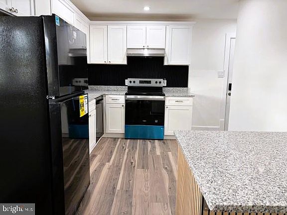 3rd image of 53 S Colonial Dr