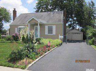 3716 Lark St, Levittown, NY 11756