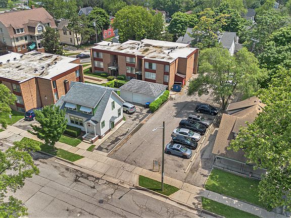 3rd image of 715 Washtenaw Ave