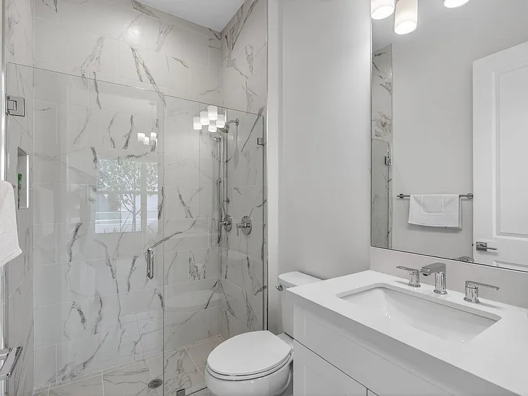 9249 Crestview Circle Palm — Photo 23