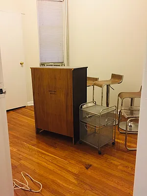 Rented by Metroline Realty | media 37