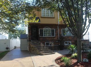 47 Harris Ln, Staten Island, NY 10309