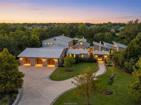 2917 Blue Belle Dr, Bryan, TX 77807