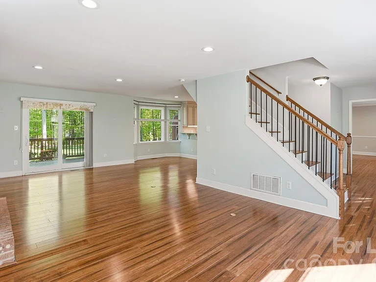 301 Sardis Rd N — Photo 11