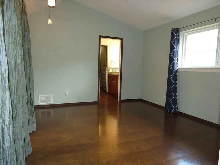 10505 Swallow Ln — Photo 23