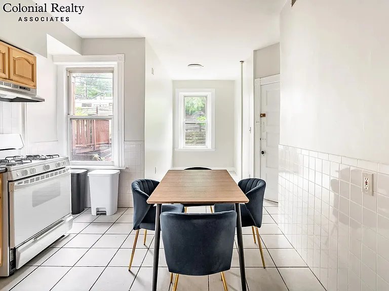 10 Strathmore Rd #22 — Photo 19