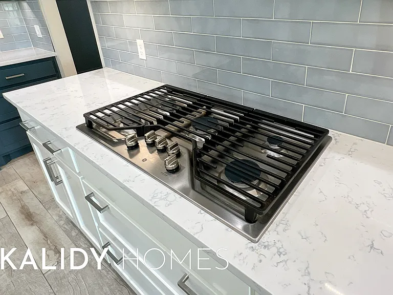 3925 NW 166th Ter — Photo 12