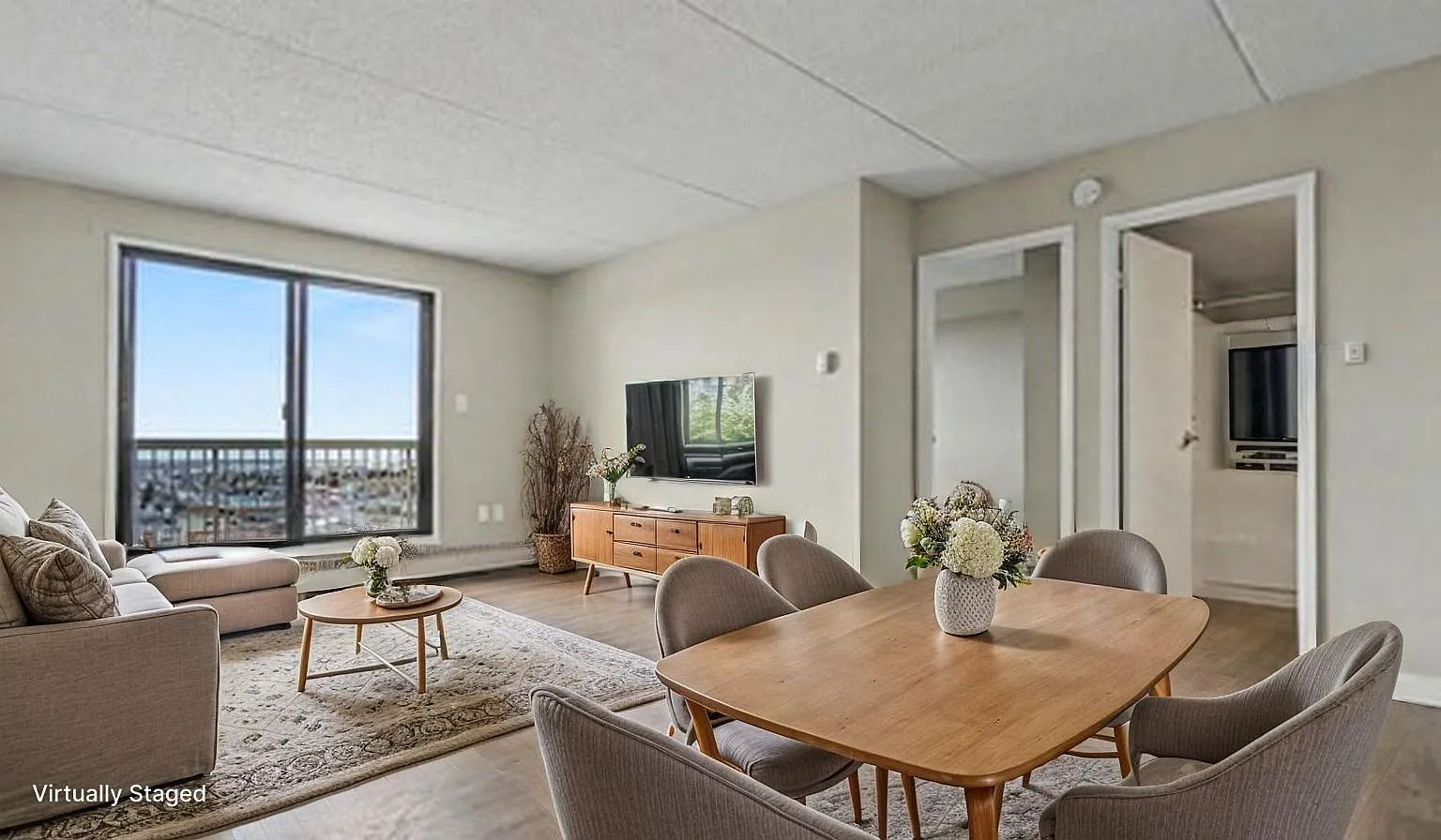 International Mountainview Apartments — Photo 3
