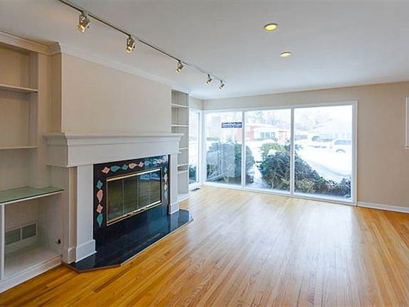 2nd image of 7346 N Kolmar Ave