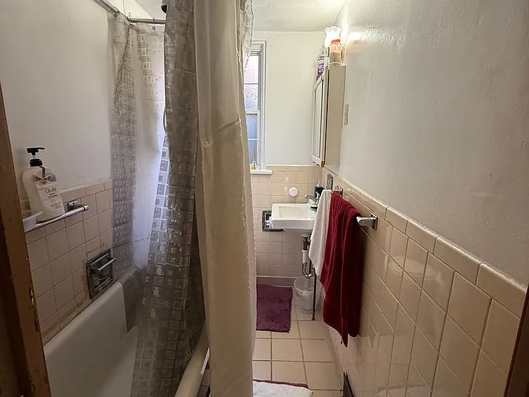 2824 Clermont Ave — Photo 5