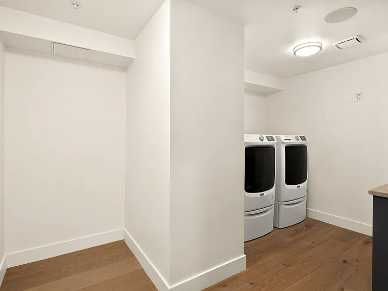 10630 NE 9th Pl #10 — Photo 31