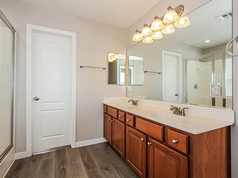 1081 Crescent Falls St — Photo 12