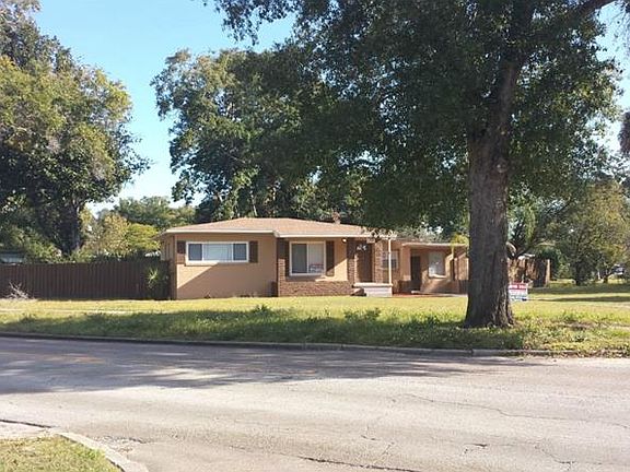 3rd image of 1301 N Bumby Ave