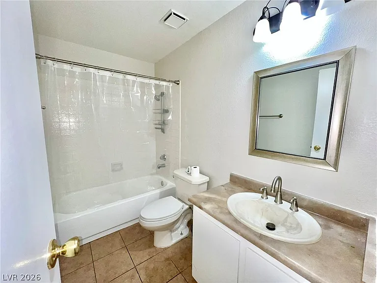 480 Elm Dr #206 — Photo 12
