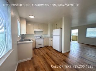 102 E Bernal Dr APT 4, Salinas, CA 93906