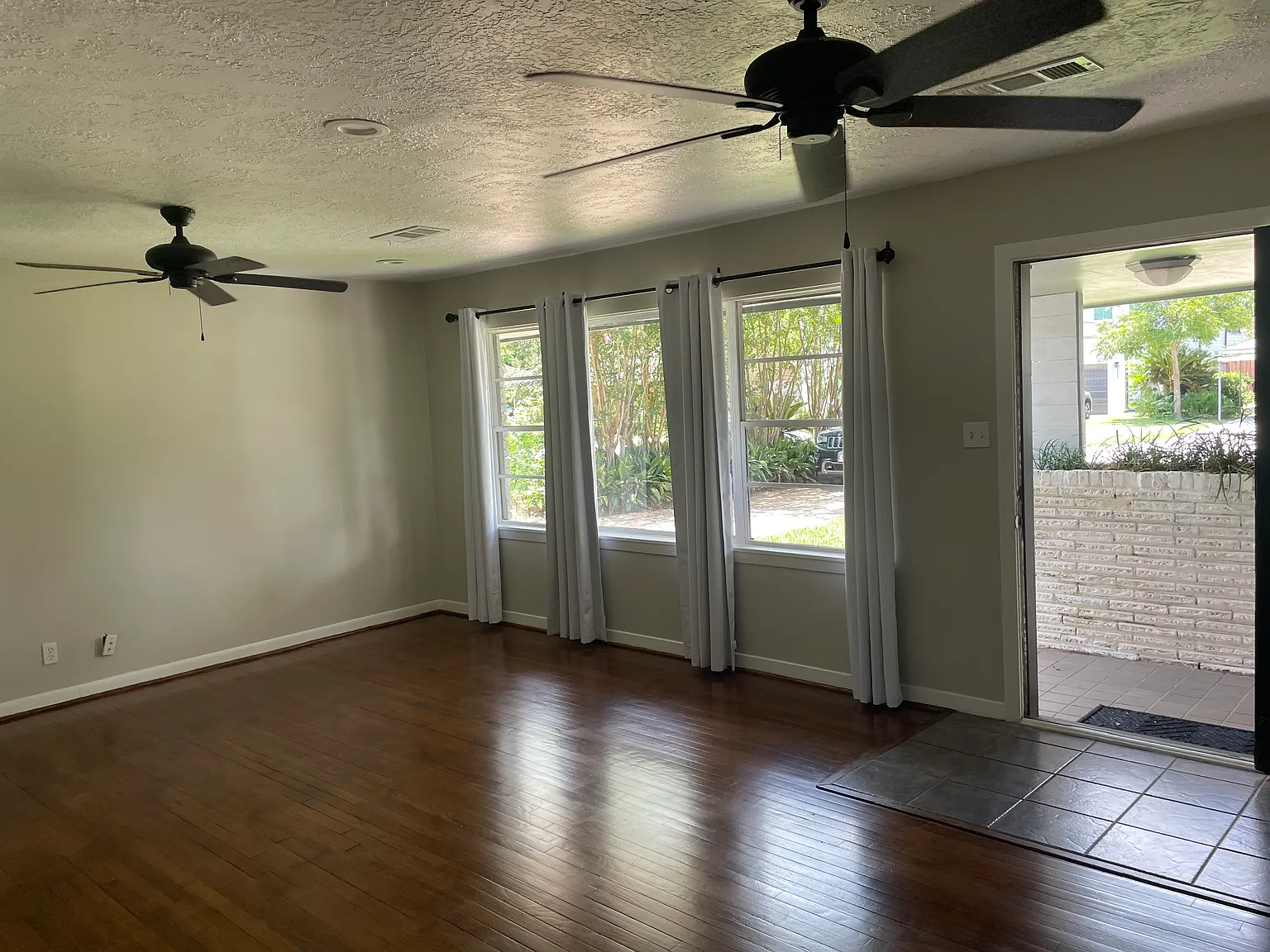 4 bed, 1716 sqft, $2,450 — Photo 3