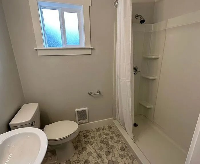 1117 S Grant Ave — Photo 5