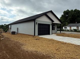 711 8th St, Park Hills, MO 63601