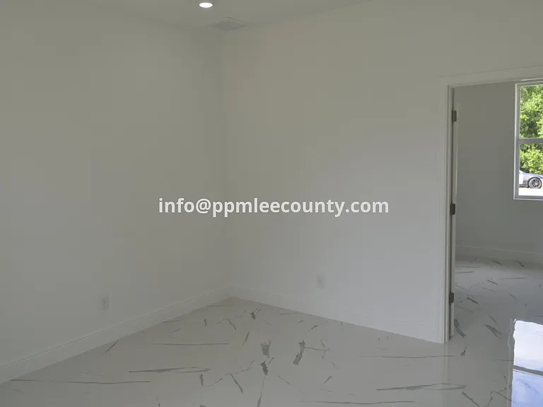 2611 Carol Pl — Photo 23