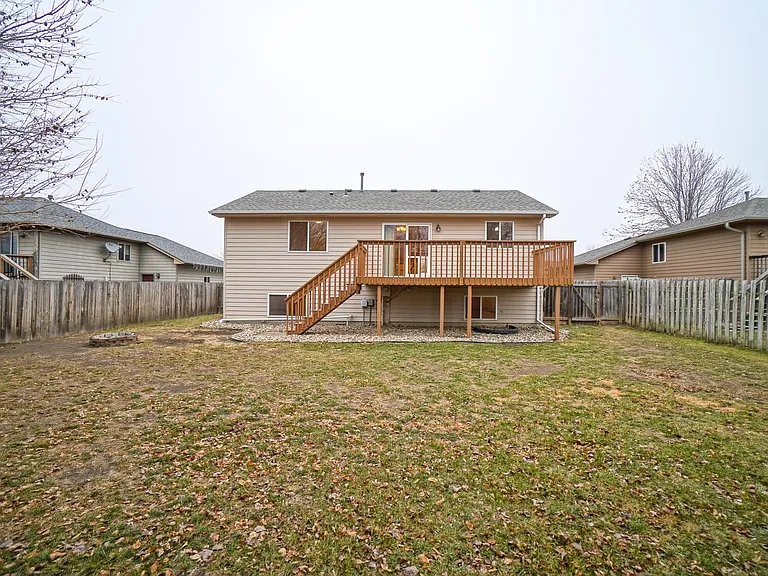 5201 S Baneberry Ave — Photo 26