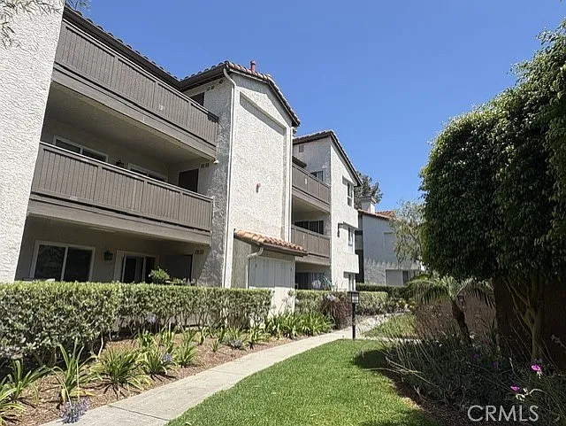 60 Corniche Dr #F — Photo 11