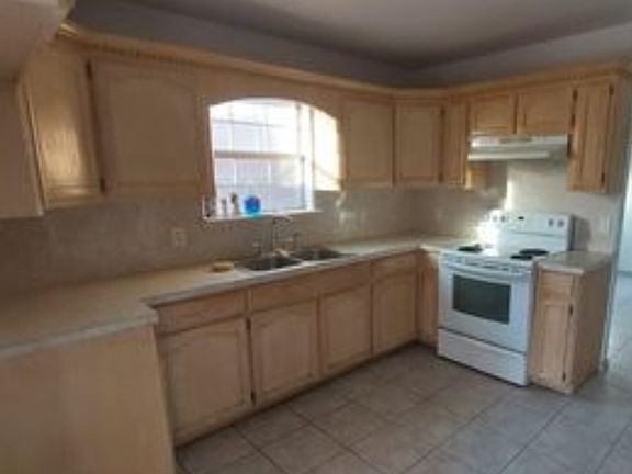 3rd image of 3285 Mano Dr APT B