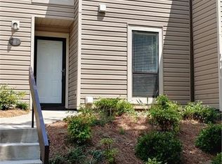 207 Village Ln UNIT C, Greensboro, NC 27409