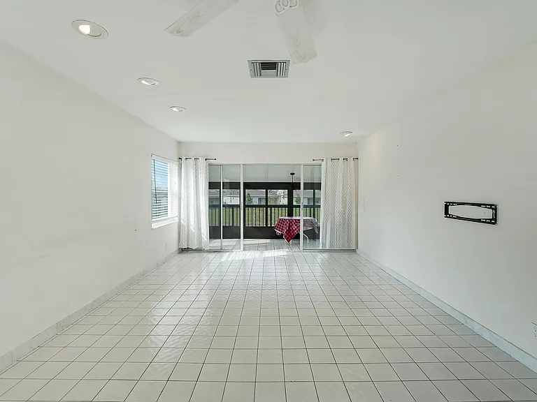 13679 Date Palm Ct #B — Photo 19