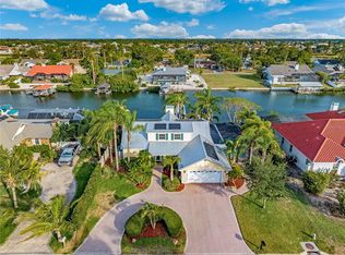 822 Chipaway Dr, Apollo Beach, FL 33572