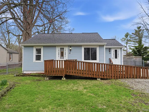 1028 Carlton Dr, Milan, MI 48160