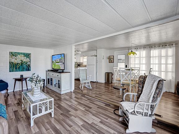 5th image of 8500 SW 18th Place