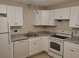 33 River St APT 2, Windsor, CT 06095