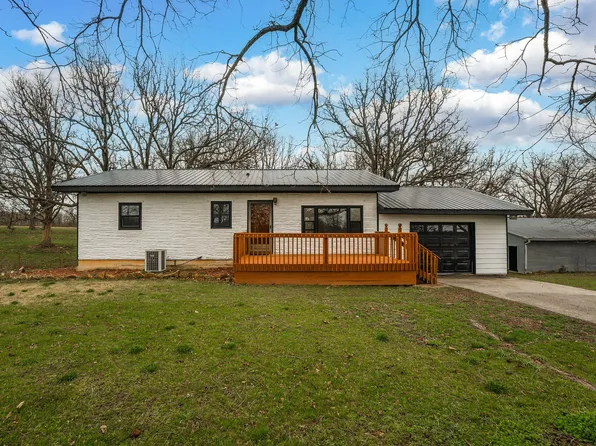 1199 S Diggins Main Street, Seymour, MO 65746