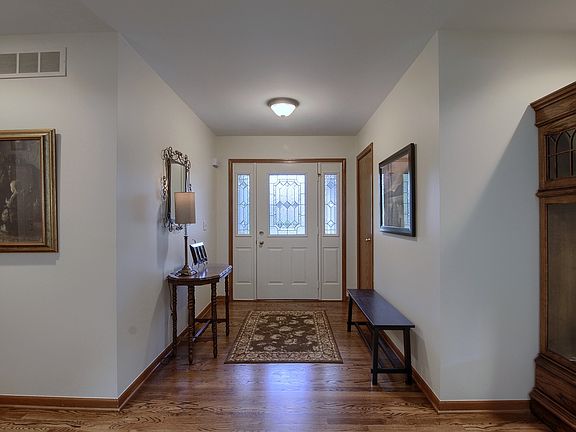 3rd image of 52229 Sawmill Creek Dr