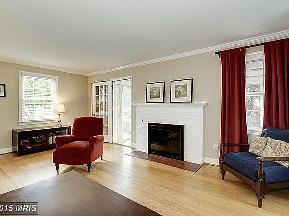 3rd image of 2709 N Somerset St