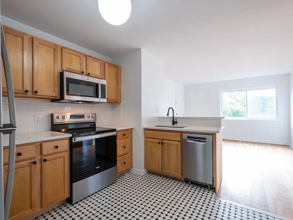 1437 Lucile Ave SW #8
