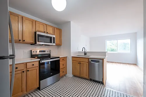 1437 Lucile Ave SW #8 Photo 1