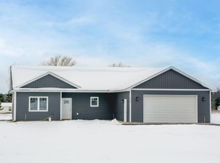 5146 Timber Flats Dr, Kingsley, MI 49649