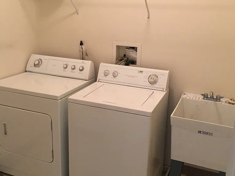 127 Greenwood Dr #8 — Photo 9