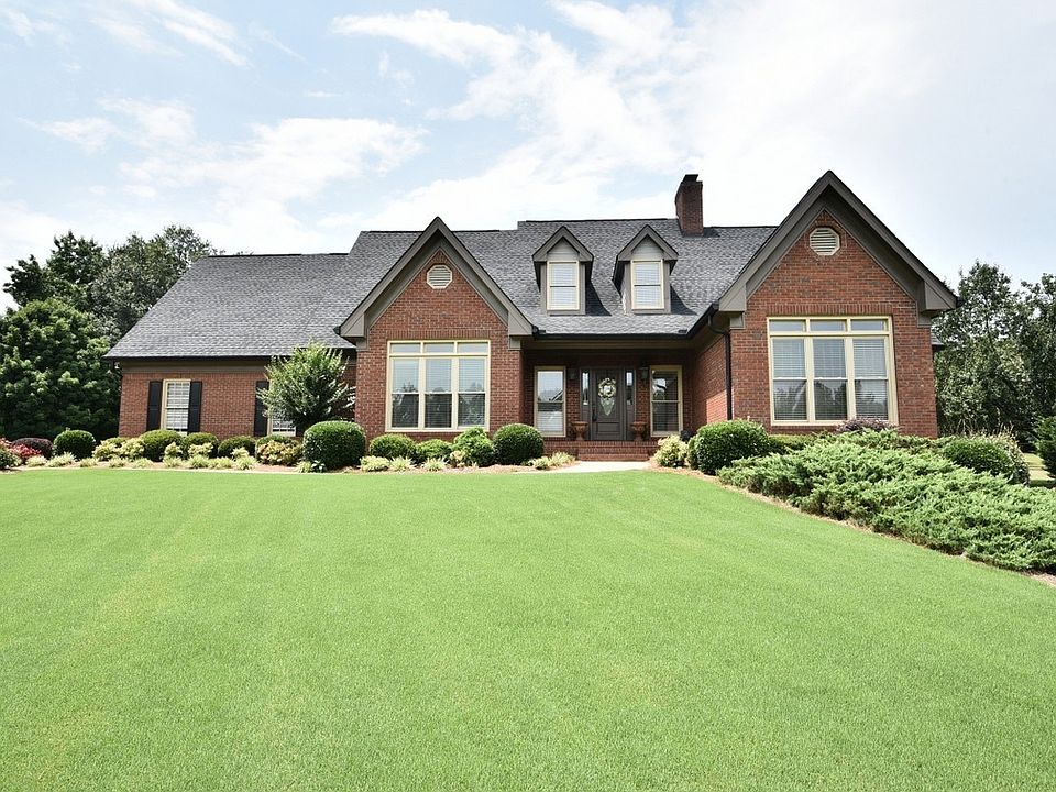2nd image of 2620 Ginger Dr
